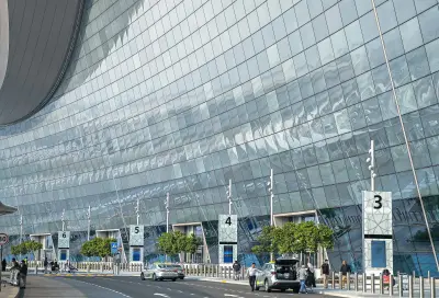 Private vs Shared Airport Transfers in Abu Dhabi – Which is Better?